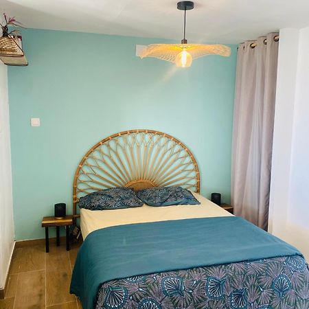 Ti Kaz Azura Apartment Saint-Denis Bagian luar foto